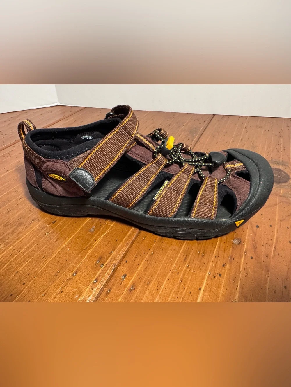 KEEN Newport H2 Men's Size 8- Brown & Orange Waterproof Hiking Outdoor Sandals